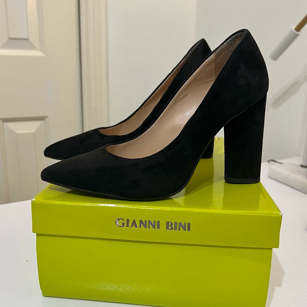 Gianni Bini Kaislie Suede block heel Sz. 6.5